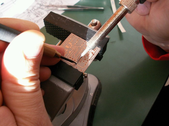 Prilotan moj prvi SMD upor